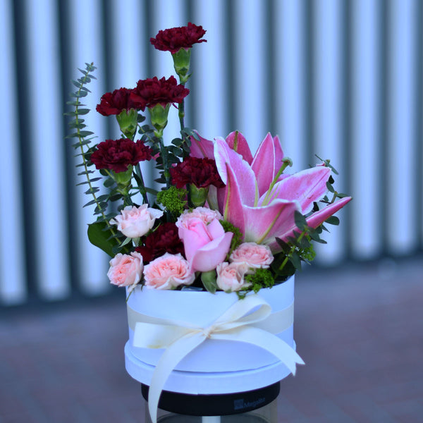 Mixed Roses & Lilly Flowers  Arrangement